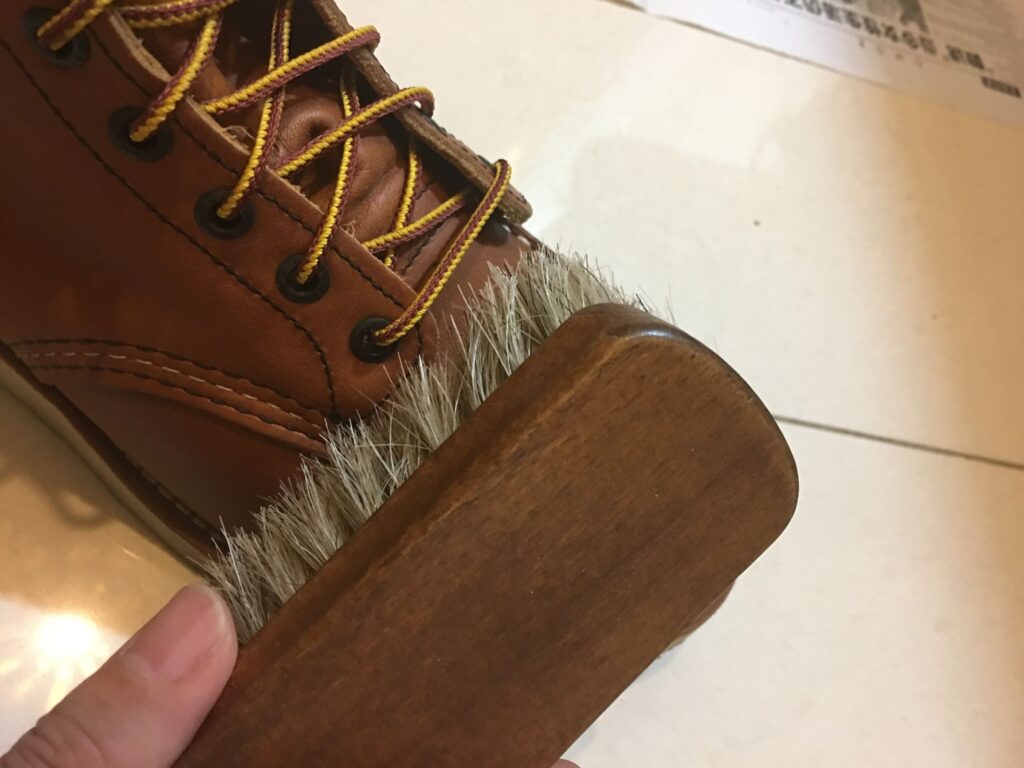 大黄靴能用水洗吗_雪地靴皮质运动鞋的清理方法