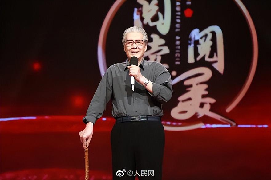 蓝天野简历_蓝天野生平经历
