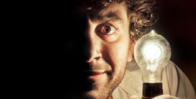 ​第一个灯泡的发明者是谁（最早发明灯泡的科学家是谁）