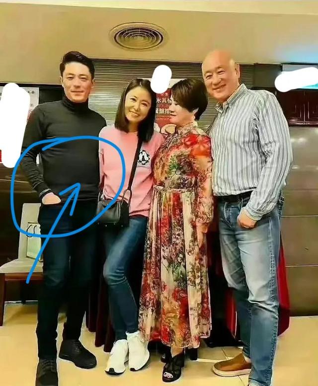 霍建华林心如晒全家合照 霍建华发福是幸福肥(2)