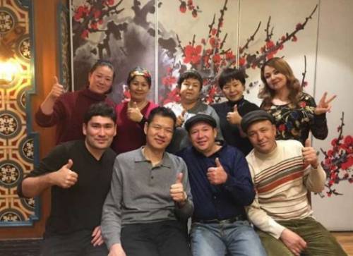 家庭全家福照片