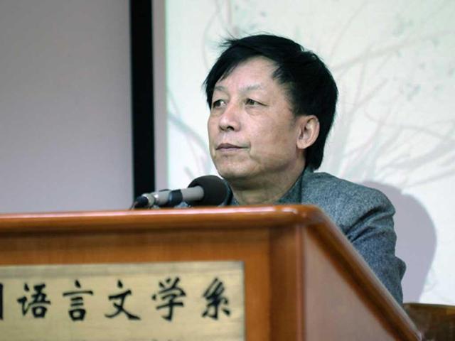 百家讲坛易中天献出心脏（凭百家讲坛走红）(15)