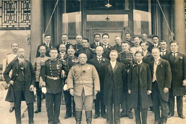 蔡锷是民国历史上的国葬第一人（蔡锷34岁病逝于日本）(1)