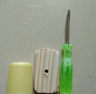 ​不用开瓶器开红酒，没有开瓶器怎么打开红酒的木塞？