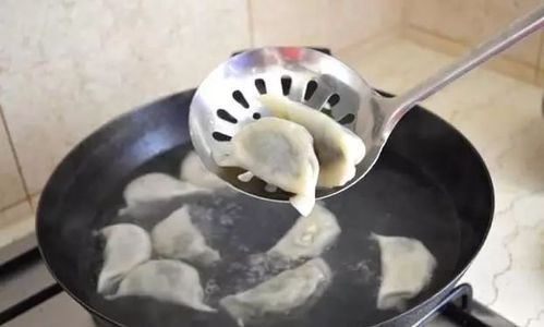 煮熟的水饺凉了如何用微波炉加热多久