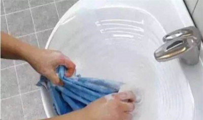 ​衣服洗了3次还有甲醛吗 甲醛易蒸发/溶于水（洗1次便佳）