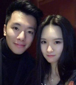 ​阿冷直播泄漏手机遭疯狂打 call！全程不提帮还凯凯兔600万风波！