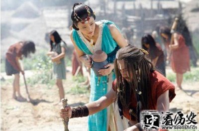 ​黄帝元妃嫘祖的主要功绩是什么？
