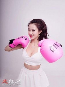 ​陈翔六点半球球走光污照真名叫纪文君罩杯是D罩杯
