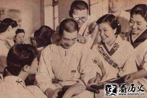 二战结束后,日本是通过什么方式迅速恢复人口的?