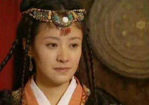 蔡文姬为什么会暗恋曹操?