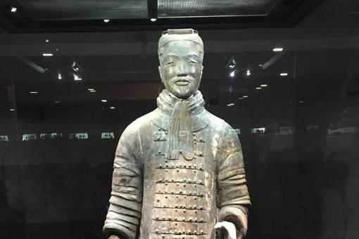 为什么看兵马俑一定要注意手机?掉下去会怎么样?