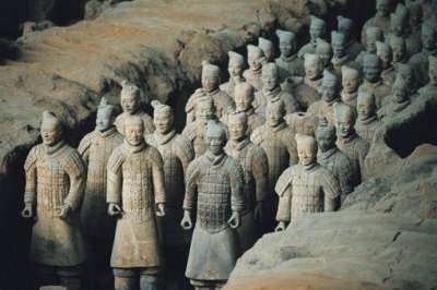 ​为什么看兵马俑一定要注意手机?掉下去会怎么样?