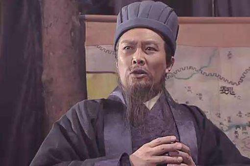 刘备临死之前,为什么把兵权及交给李严而不是诸葛亮?