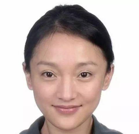 5、刘亦菲,神仙姐姐素颜证件照除了脸上有点肉肉的之外,眼睛还是闪闪发亮很有灵气。