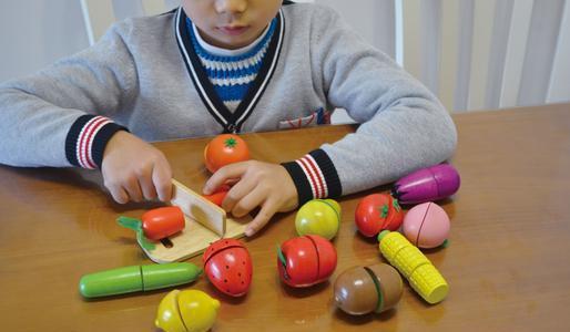 为什么小孩喜欢玩过家家？玩过家家对小孩子成长有什么好处