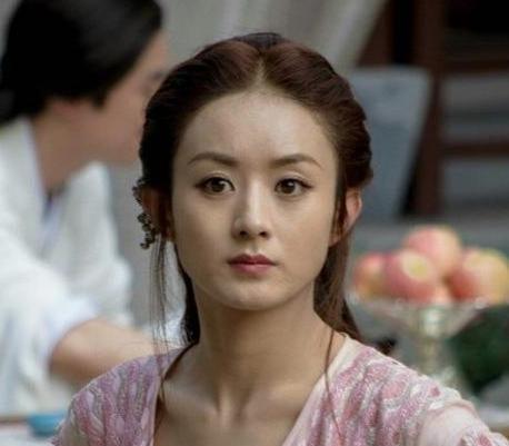 从小美到大，原来小时候的网红校花就是她▼