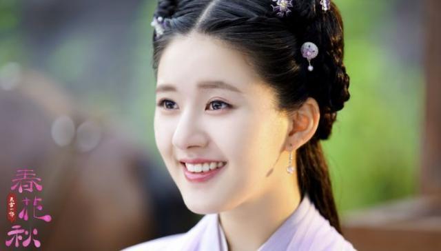 从小美到大，原来小时候的网红校花就是她▼