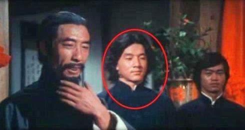娱乐圈跑过龙套的8位巨星，成龙张学友上榜，而他还扮演过小偷