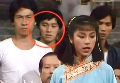 娱乐圈跑过龙套的8位巨星，成龙张学友上榜，而他还扮演过小偷