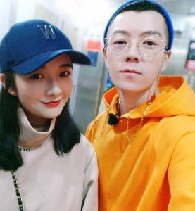 ​王栎鑫与吴雅婷爱巢：为家庭＂销声匿迹＂，甘愿沦为煮夫，爱情力量