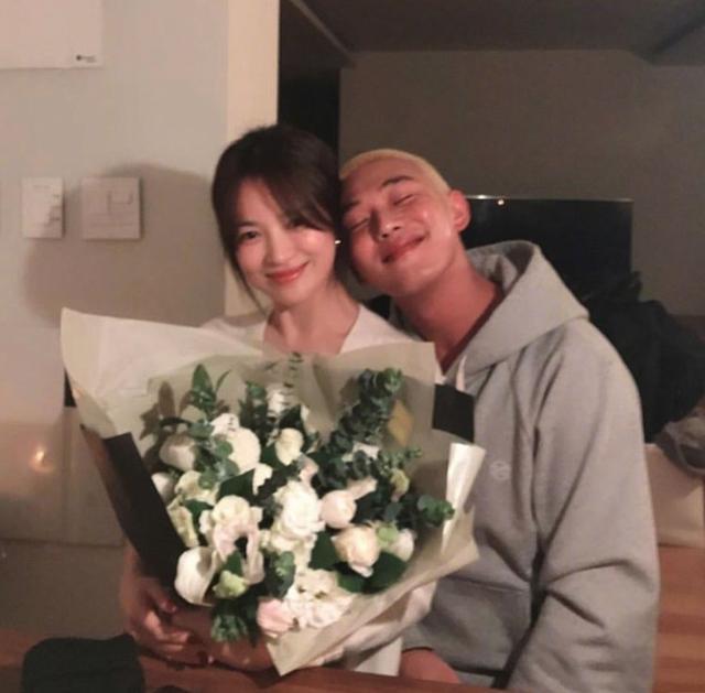 宋慧乔生日亲密照流出，自曝新恋情？