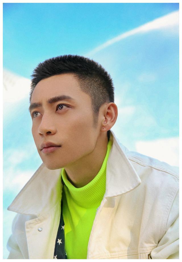胡歌寸头亮相惊艳全场，10位男星寸头大PK，谁是最A的那一个呢？