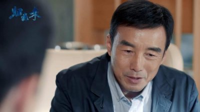 ​又一位大器晚成男演员，50岁演谍战剧成名，如今62岁婚姻家庭成谜