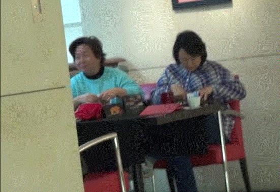 赌王二房最不受宠女儿，54岁发福邋遢似奶奶，身家数十亿至今未婚
