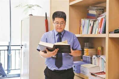 ​谢晶晶：将法治理念镌刻于心的公诉人