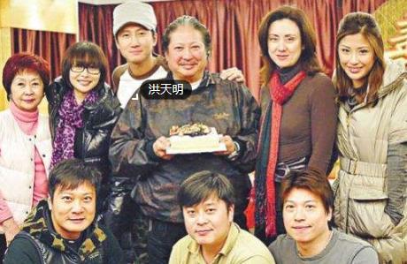 洪金宝儿媳是世界名模，如今生完孩子身材开始严重走形，身体肥胖