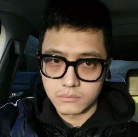 马蓉自曝被王宝强施暴，摆拍照片逗乐网友，知情人士还原现场真相