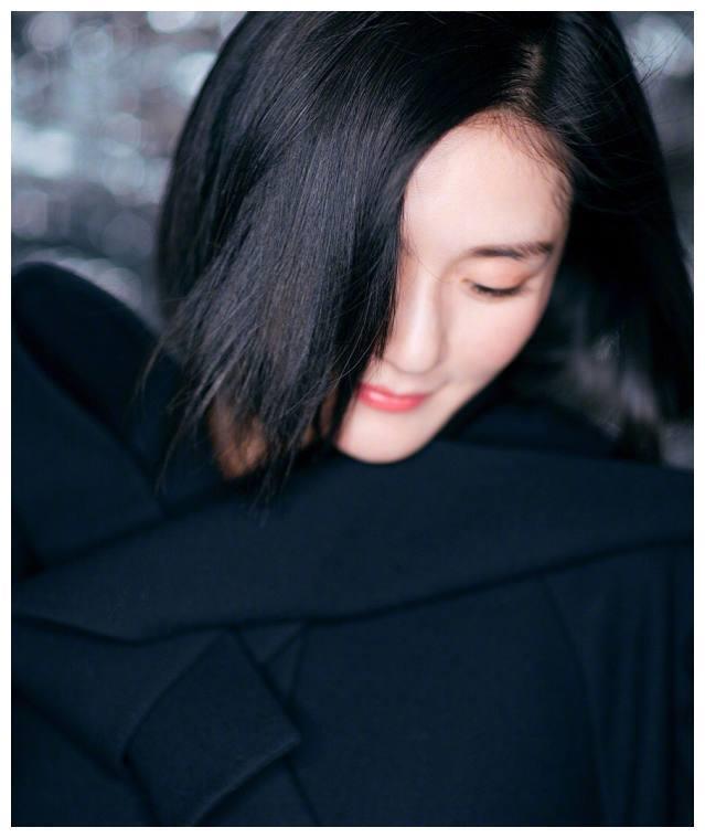 谢娜微博晒照，网友：哇塞！孕妈状态很好啊！太阳女神好美