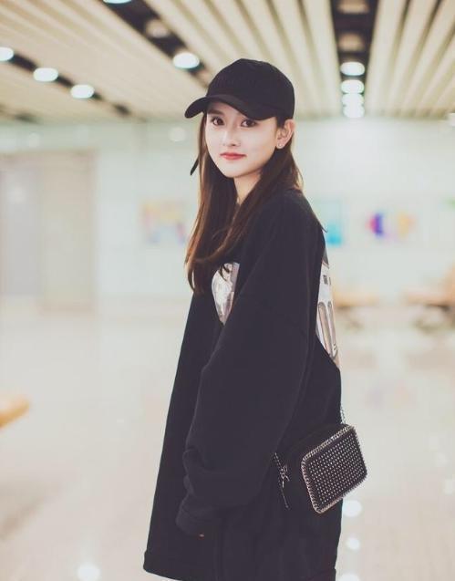 曾经整个娱乐圈都在等她长大, 如今完全长开了, 网友大呼小美人