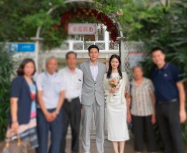 ​美女网红阿四官宣结婚！跨越异国恋终成眷属，老公被赞翻版何以琛