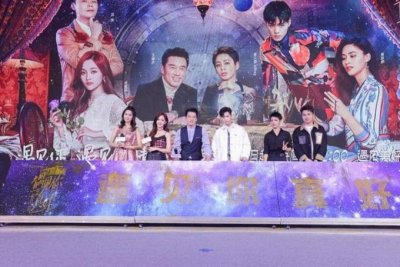 ​吴宣仪回应催婚 董又霖吐槽：这样的答复太官方