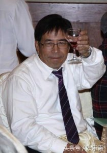 ​37岁周杰伦的父母近照曝光