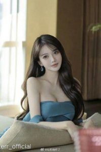​黄晓明女友叶珂回应传闻：将退出网络，反思自我