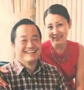 ​张凯丽配偶揭秘：首任丈夫及婚姻状况分析
