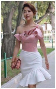 ​苏有朋妻子揭秘：并非颜丹晨或林心如，竟是他身边的女强人