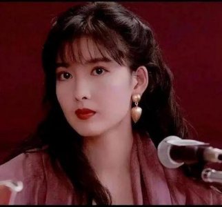 ​周慧敏宣布离婚！含泪告别15年婚姻，倪震曾出轨8次恐净身出户