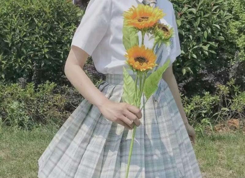 男生亲吻女生胸部是真心喜欢吗