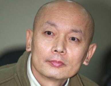 ​京圈“葛六亿”：丁克30年，64岁意外获得儿子，好友为其捐款