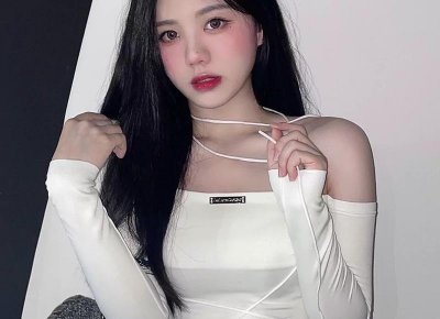 ​为什么男生都喜欢按着手腕？