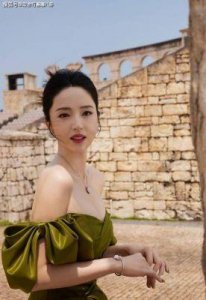 ​董璇与苏小玎恋情曝光，男方个人资料遭扒！