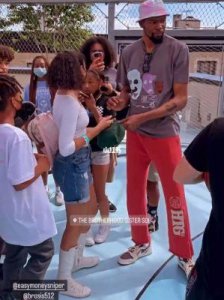 ​KD 母亲将携手 76 人开展慈善活动