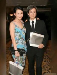 ​叶童年轻时照片太美了！叶童与丈夫陈国熹的婚姻现状及家庭生活简介