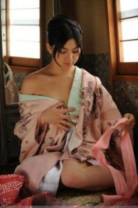 ​原纱央莉：从暗黑界到歌坛的华丽转身