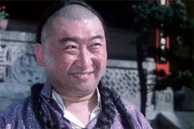 ​颜彼得个人资料：他是《骆驼祥子》中的刘四爷，貌丑心善