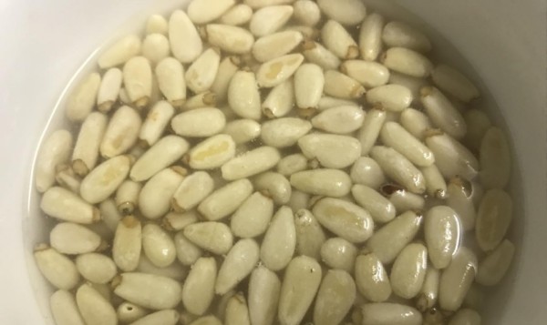 生松子怎么炒开口,生松子怎么炒熟并开口的微波炉图8